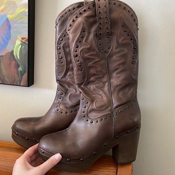 Ariat cowboy boots - Picture 1 of 14